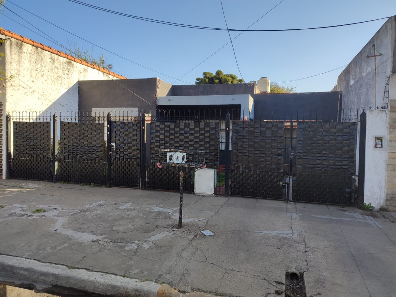 CASA AMERICANA A LA VENTA EXCELENTE ACCESO